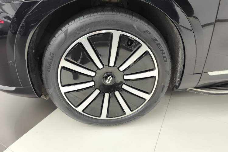 Used Hima AITO M9 2024 Range-Extended Ultra Version 42 kWh 6-Seater Model
