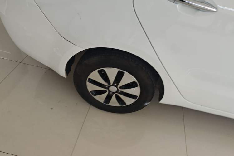 Used Kia K2 2012 Sedan 1.4L AT TOP Anniversary Edition
