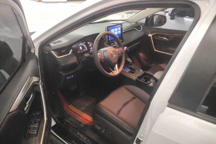 Used Toyota RAV4 2021 2.0L CVT 4x4 Style PLUS Edition
