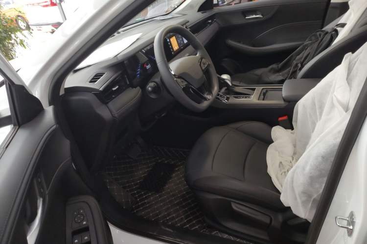 Used Roewe i5 2026 Model 1.5L CVT Luxury Version
