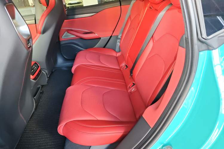 Used Xiaomi Auto SU7 2024 Rear-Drive Ultra-Long Range Advanced Pro-Level Intelligent Driving Version
