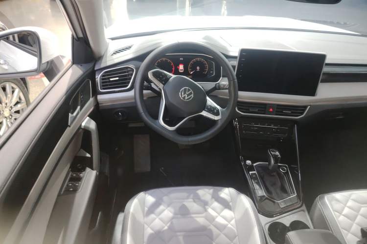 Used Volkswagen Tayron 2023 330TSI Two-Wheel-Drive Luxury Plus Advanced Version
