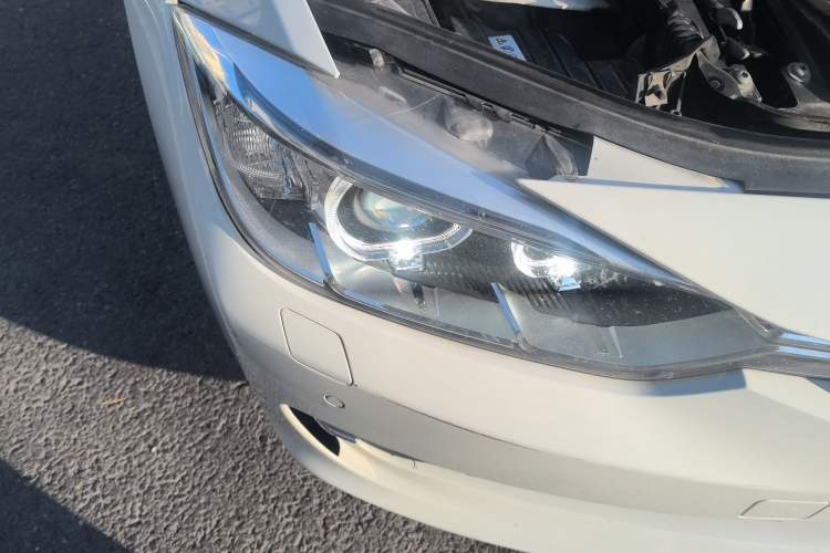 TDK.VehicleDetails.img