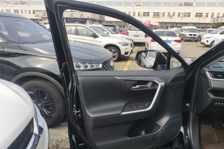 Used Toyota RAV4 2020 2.0L CVT Two-Wheel Drive Fashion PLUS Edition
