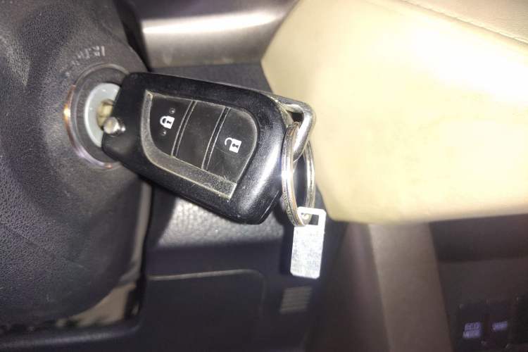 Used Toyota RAV4 2015 2.0L CVT Two-Wheel Drive Urban Edition
