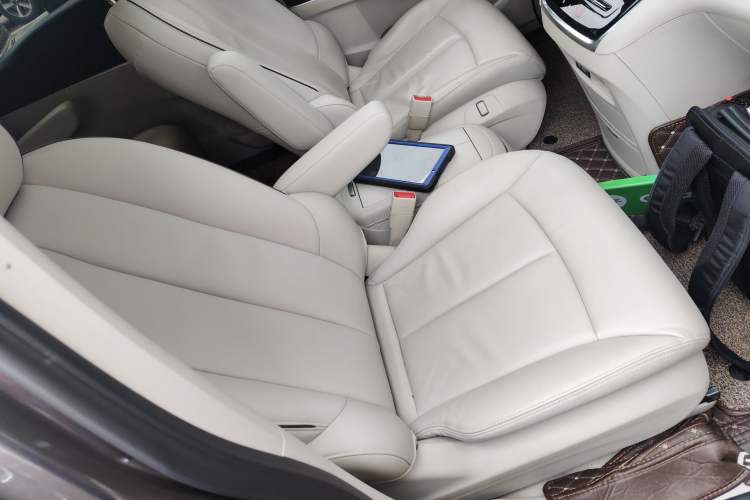 Used Buick GL8 2020 Land Business Class 652T Luxury Model
