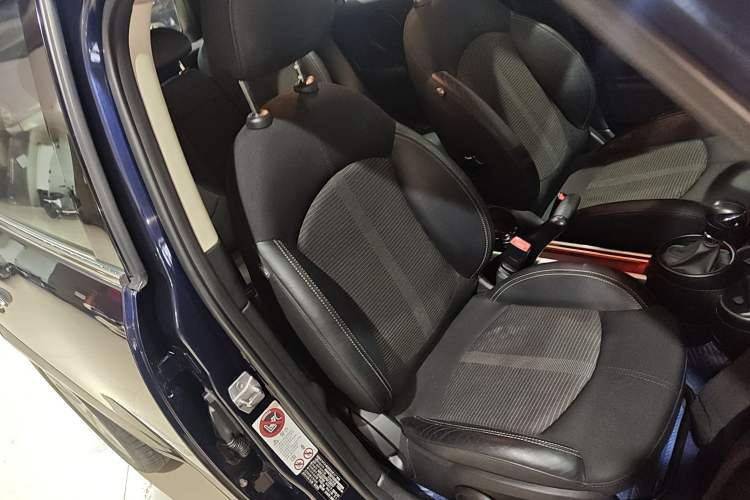 Used  Countryman 2014 1.6L COOPER Fun
