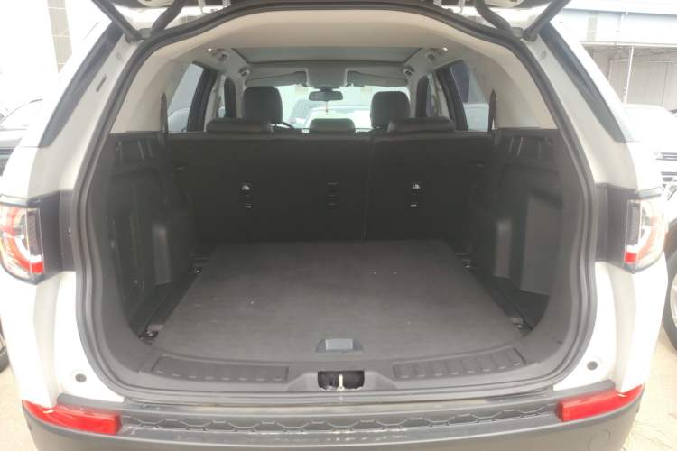 Used Land Rover Discovery Sport 2019 240 PS PURE Edition China VI Standard
