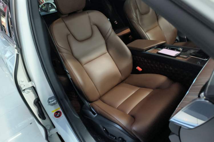 Used Volvo XC60 2021 T5 4x4 Smart Luxury Edition