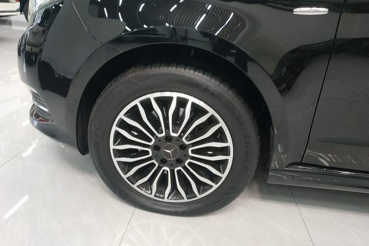 Used Mercedes-Benz V-Class 2017 V 260 L Prestige Extended Edition