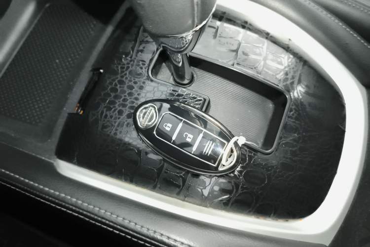 Used Nissan X-Trail 2015 2.0L CVT Comfort MAX Edition 2WD
