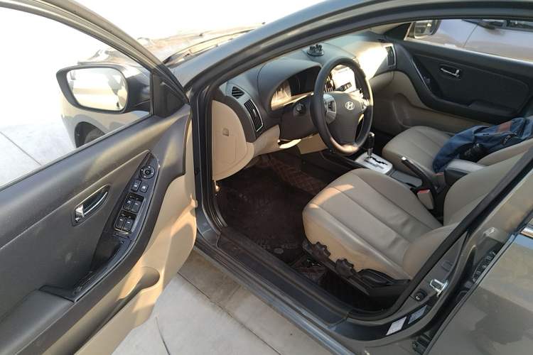 Used Hyundai Celesta 2015 1.6L Automatic Luxury Model