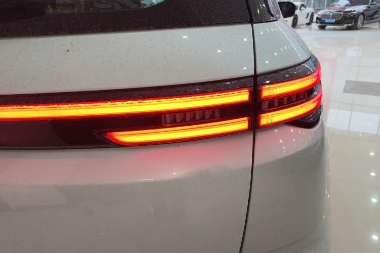 Used Changan CS55PLUS 2020 1.5T Automatic Colorful Model
