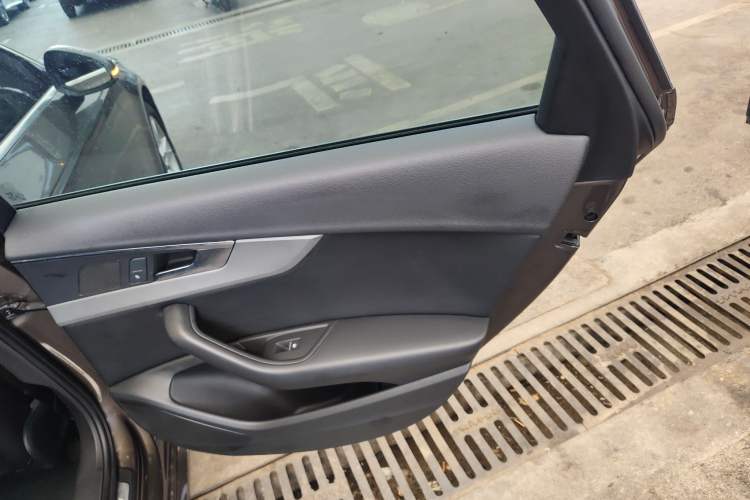 Used Audi A4L 2017 Plus 40 TFSI Ambition Model
