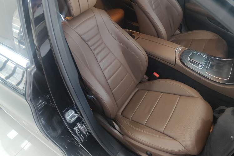 Used Mercedes-Benz E-Class 2019 E 300 L Sporty and Stylish Model