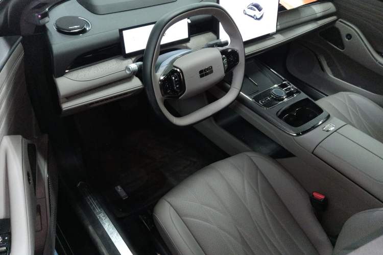 Used  Galaxy 8 2025 130km EM-i Flagship Edition
