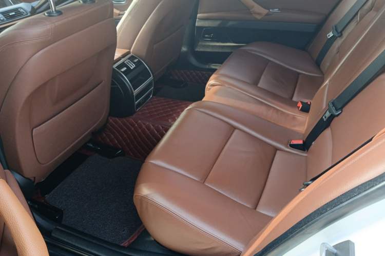 Used BMW 5 Series 2014 525Li Leading Model
