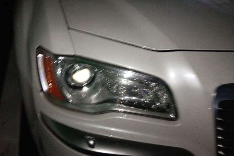 Used Chrysler 300C 2014 3.0L Excellence Edition
