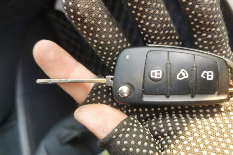 Used  M3 2022 1.8L 7-seat Standard Edition
