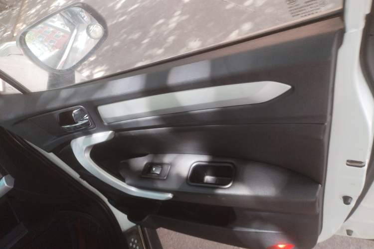 Used  Refine S3 2016 1.5L Manual Luxury Smart Version
