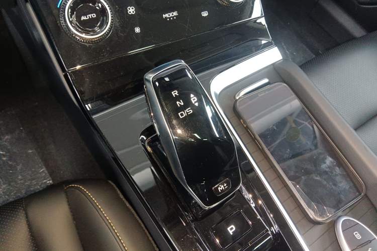 Used Bestune B70 2023 Third Generation 1.5T Automatic Enjoyment Version 70th Anniversary Edition