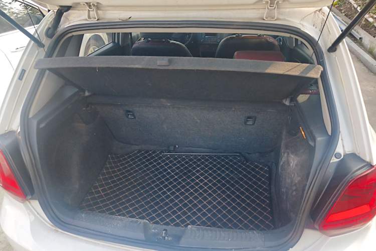 Used Volkswagen Polo 2016 1.4L Manual Fashion Model
