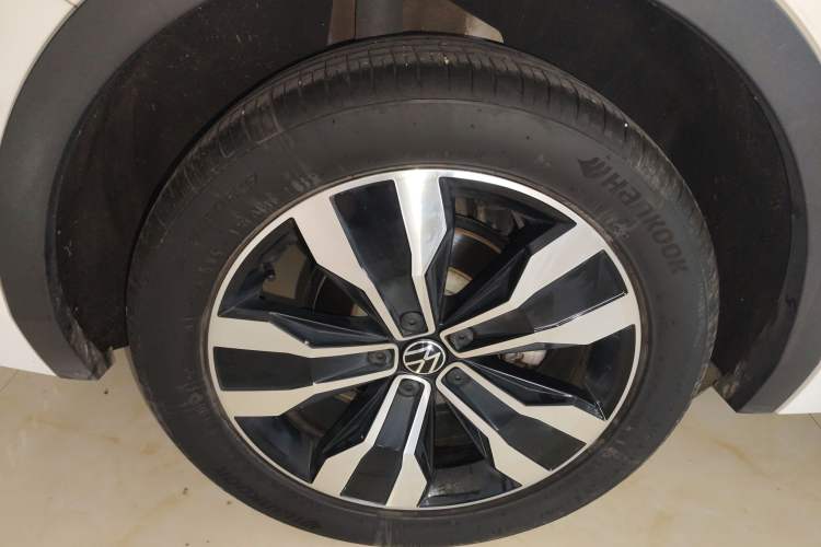 Used Volkswagen Tiguan L 2023 330TSI Automatic Two-Wheel Drive R-Line Enjoyment Edition
