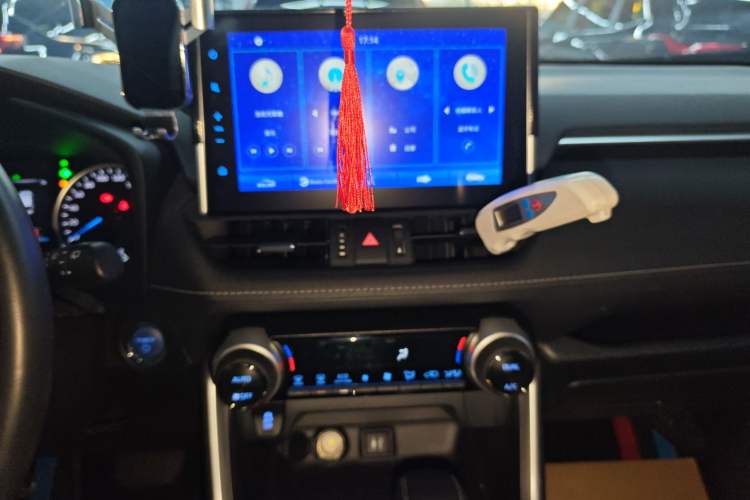 Used Toyota Wildlander 2022 Dual-Motor 2.5L E-CVT 4x4 Luxury PLUS Edition
