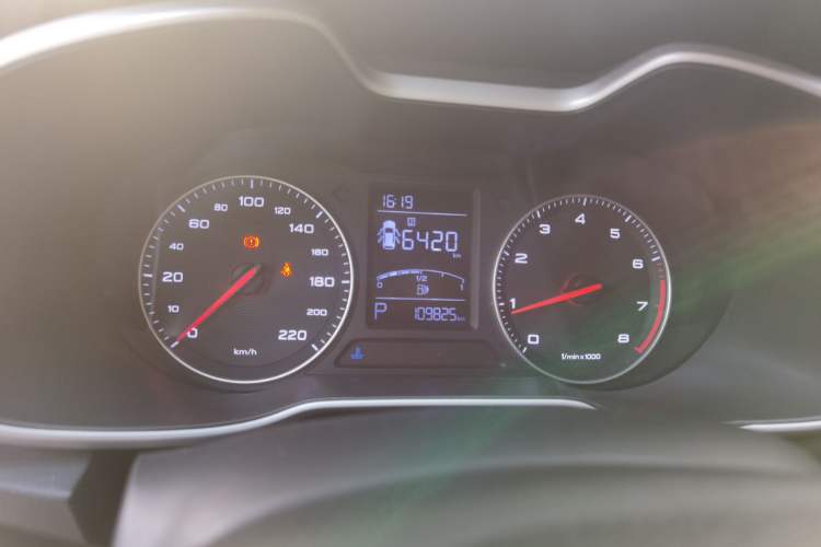 Used MG ZS 2018 1.5L Automatic Luxury Edition China V Standard
