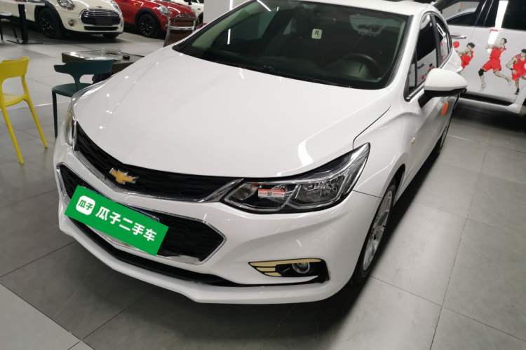 Used Chevrolet Cruze 2017 1.5L Hatchback Automatic Pioneer Sunroof Edition