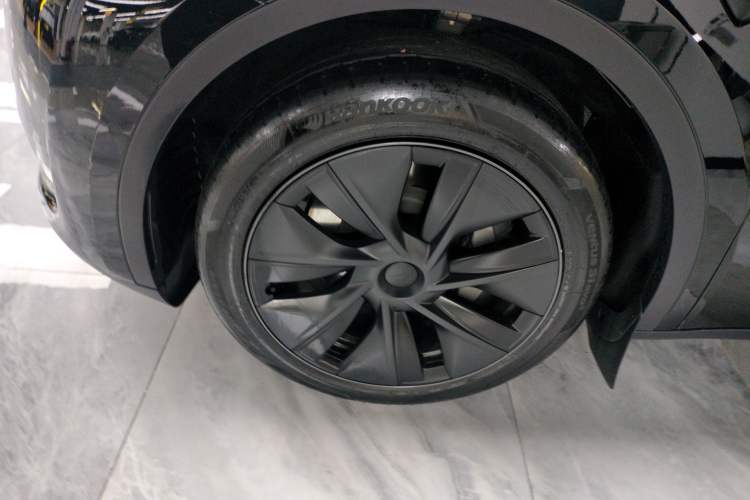 Used Tesla Model Y 2023 Rear-Wheel-Drive Version
