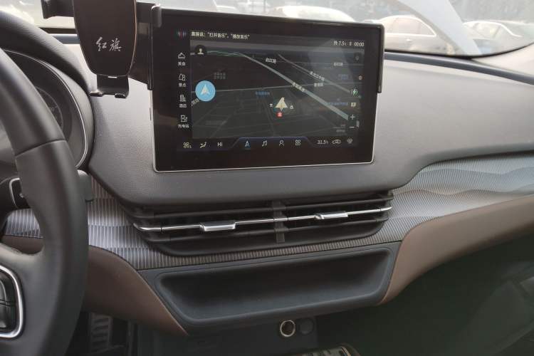 Used Hongqi E-QM5 2022 431 km Charge & Enjoy Edition
