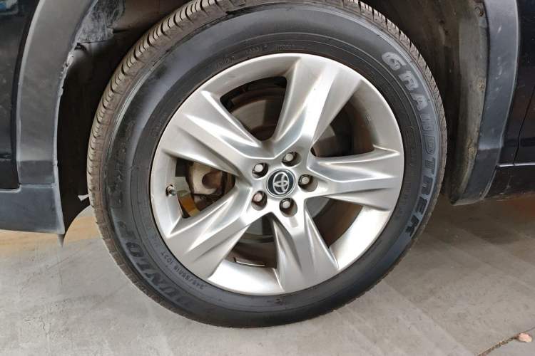 Used Toyota Highlander 2018 2.0T Four-Wheel Drive Luxury Version 7 Seats China VI Standard
