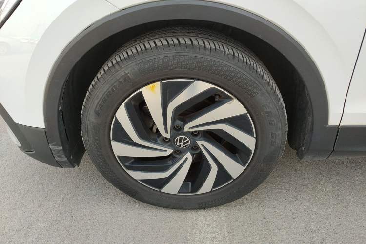 Used Volkswagen Tiguan L 2024 300TSI Automatic Two-Wheel Drive Smart Edition
