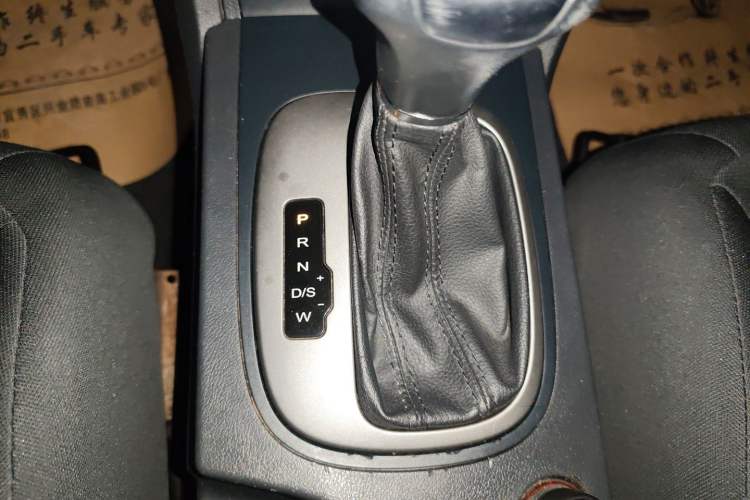 Used Roewe 350 2015 1.5L Automatic Luxury Sunroof Edition
