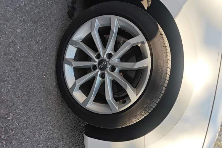 Used Audi A4L 2018 30th Anniversary Edition 40 TFSI Fashion Model
