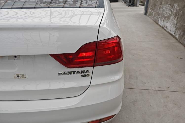 Used Volkswagen Santana 2016 1.6L Manual Fashion Edition