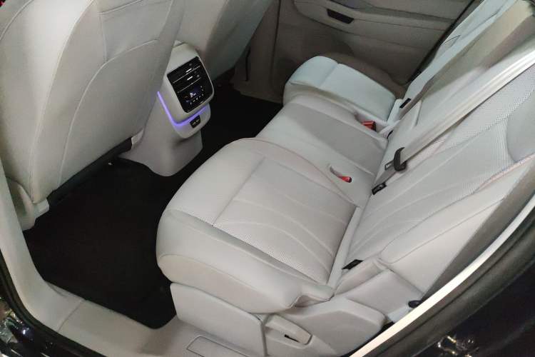 Used Volkswagen Teramont 2025 Tiguan Pro 450TSI 4Motion Crosswind Edition
