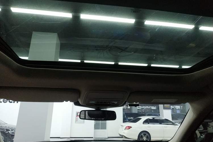 Used Ford Explorer 2023 EcoBoost 285 Four-Wheel Drive Titanium Edition 6 Seats
