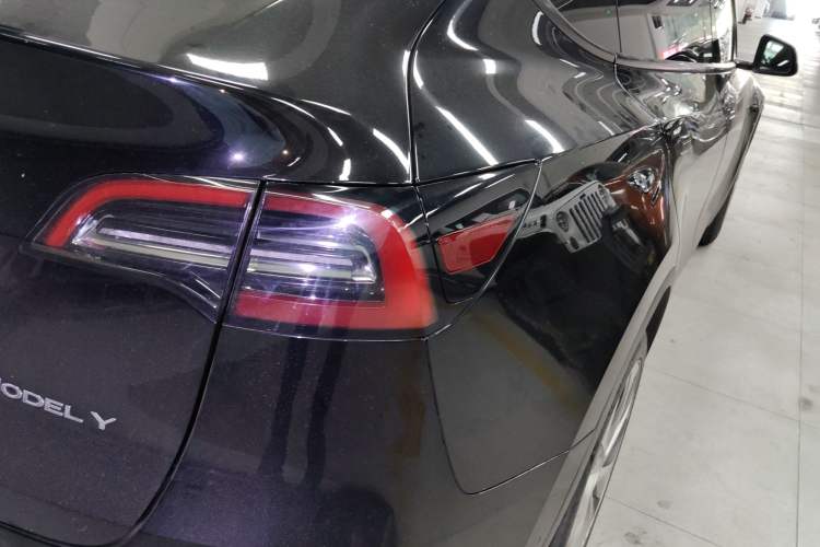 Used Tesla Model Y 2024 Long-Range All-Wheel-Drive Version