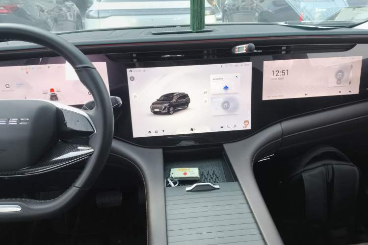 Used  Lanyue 2023 400T Two-Wheel Drive Starry Edition 7-Seater
