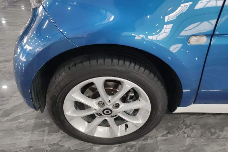 Used  fortwo 2015 1.0L 52 kW hardtop Dynamic version
