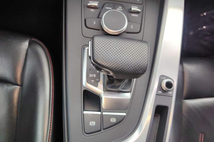 Used Audi A4L 2018 30th Anniversary Edition 30 TFSI Ambition Model