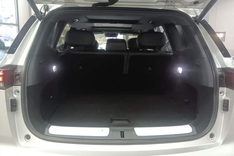 Used  eπ008 2025 210 Ultra Range-Extended Version 5 Seats