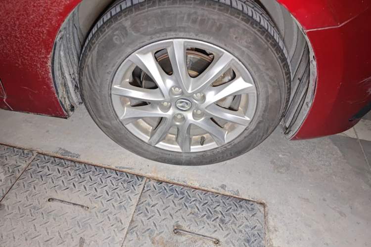 Used Mazda Mazda 3 Axela 2016 Sedan 1.5L Automatic Luxury Model
