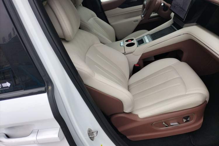 Used BYD Xia 2025 DM-i 1.5T 180km Excellence Model
