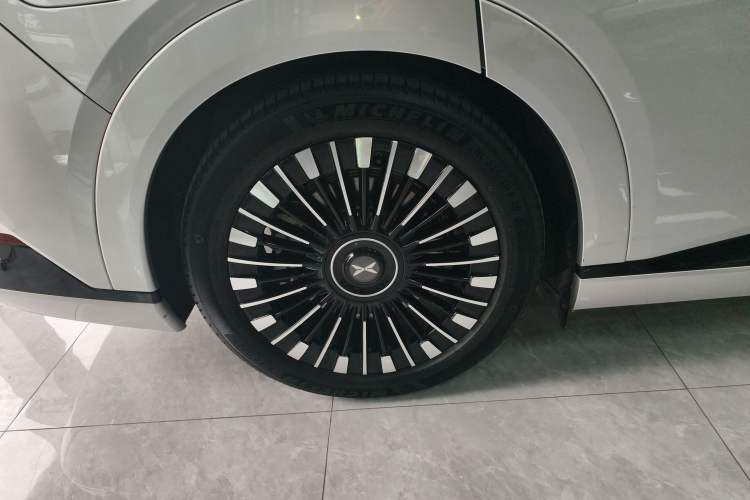 Used XPeng X9 2025 702 Four-Wheel Drive High-Performance Max
