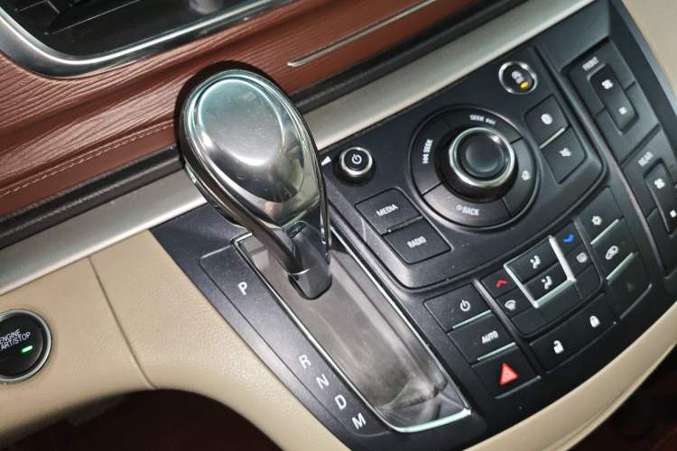 Used Buick GL8 2018 28T Luxury Model China VI Standard
