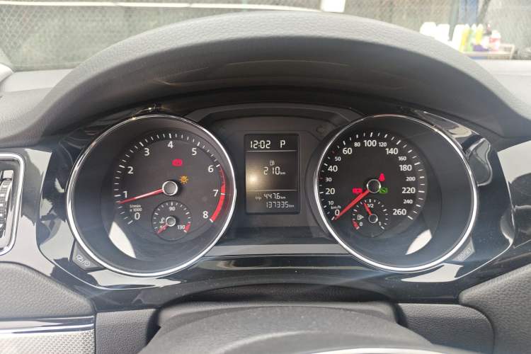 Used Volkswagen Sagitar 2017 230TSI Automatic Comfort Version
