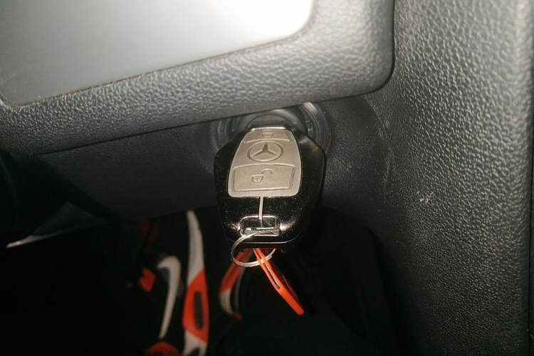 Used Mercedes-Benz R-Class 2014 R 320 4MATIC Business Model